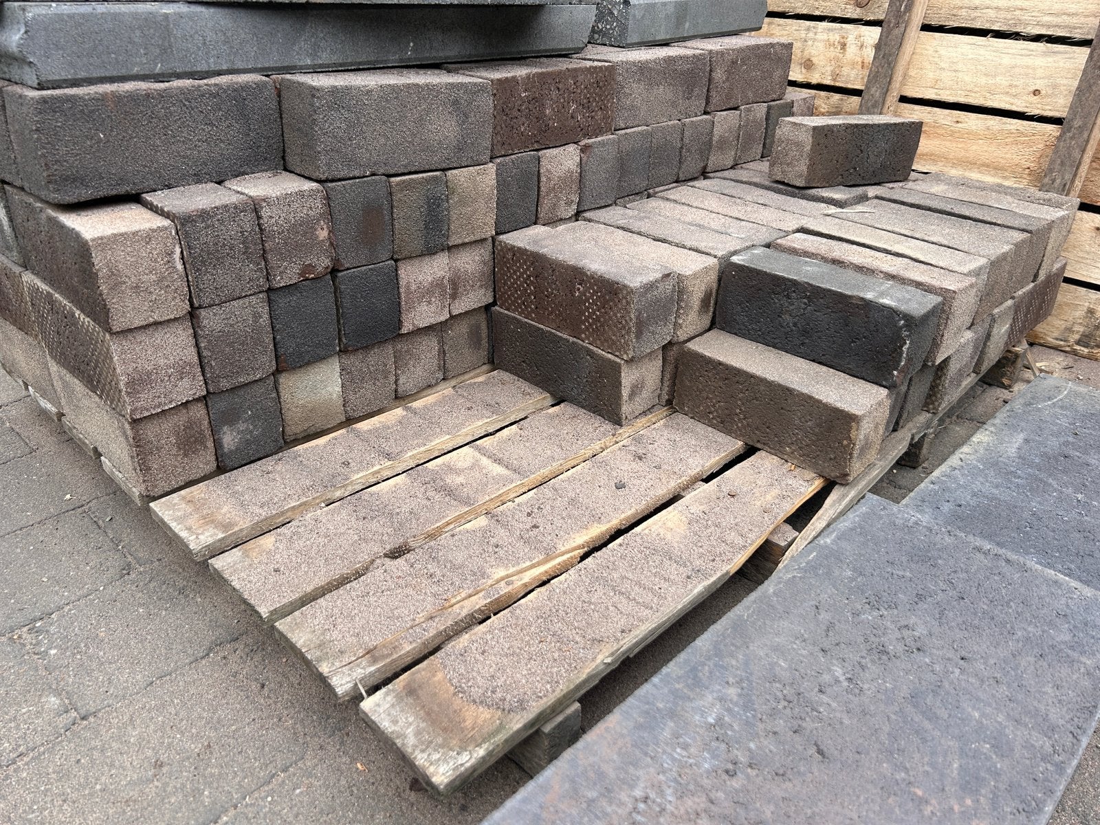 Gebakken dikformaat basalt (N02) wienerberger, Ophalen, Nieuw, Composiet