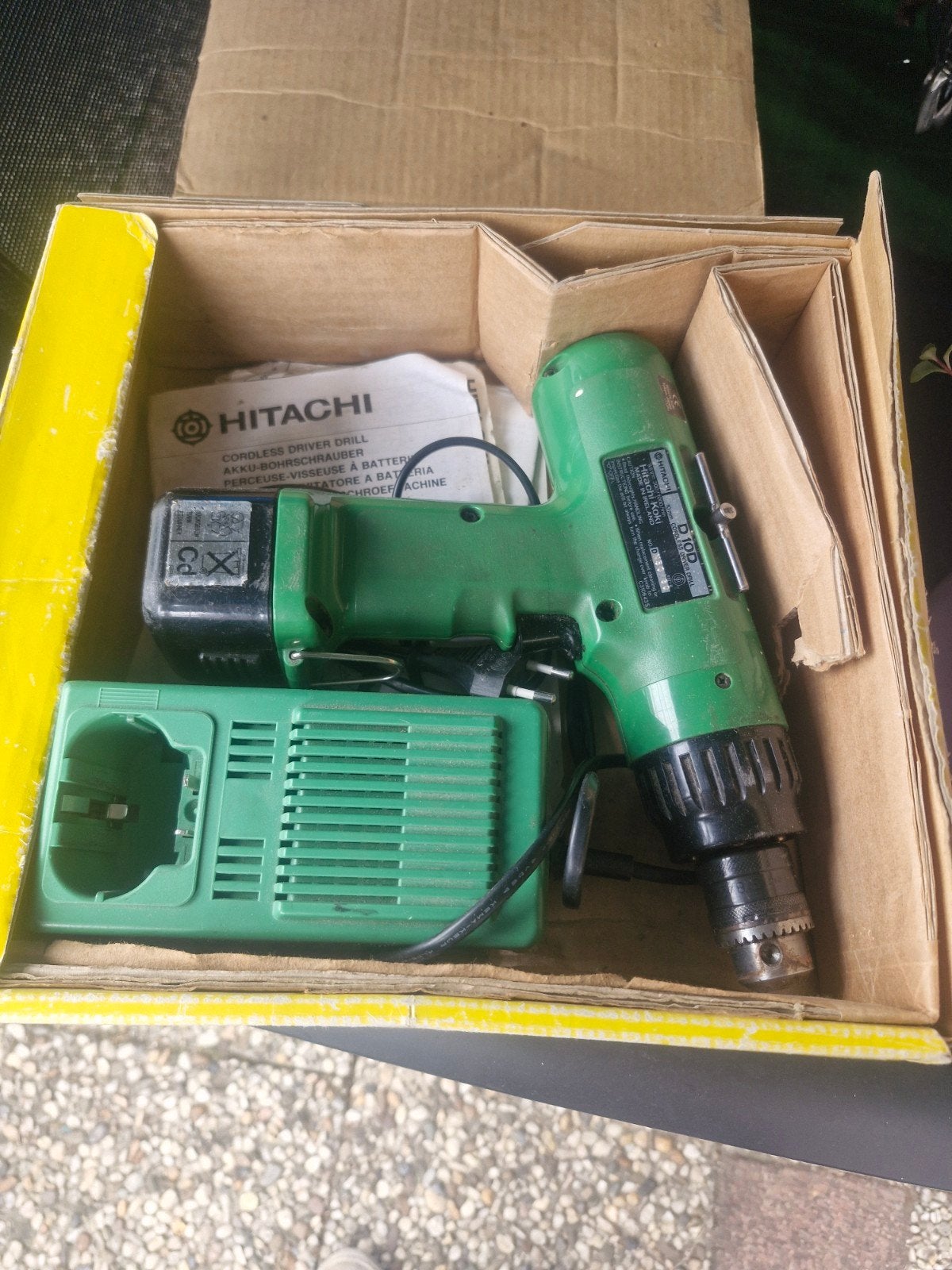 Hitachi Accuboormachine met lader en 1 accu, Doe-het-zelf en Verbouw, Gereedschap | Boormachines, Gebruikt, Boor- en Schroefmachine