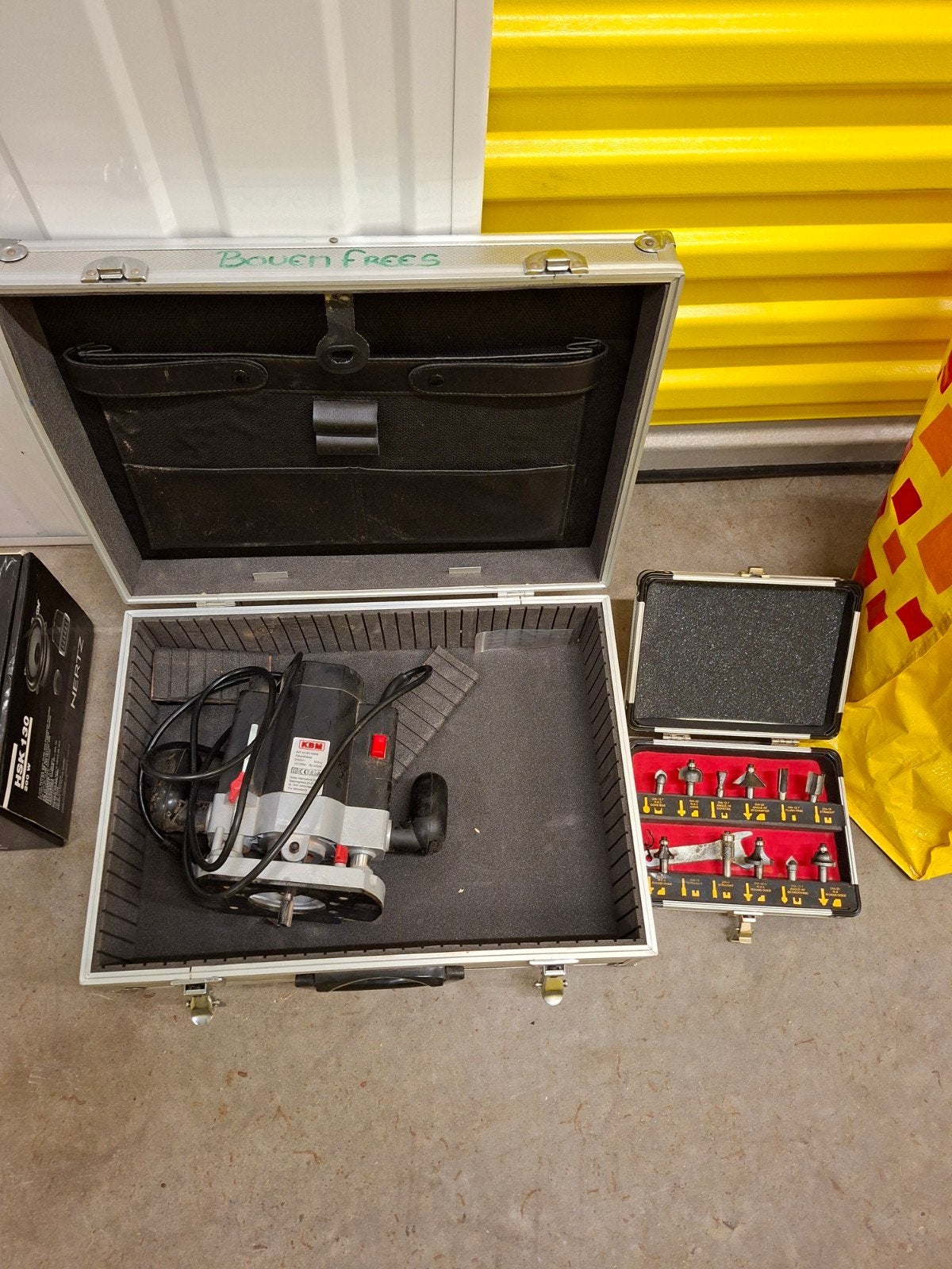 KBM Bovenfrees 1010W met frezenset in koffer, Gebruikt, KBM, Ophalen of Verzenden, Bovenfrees