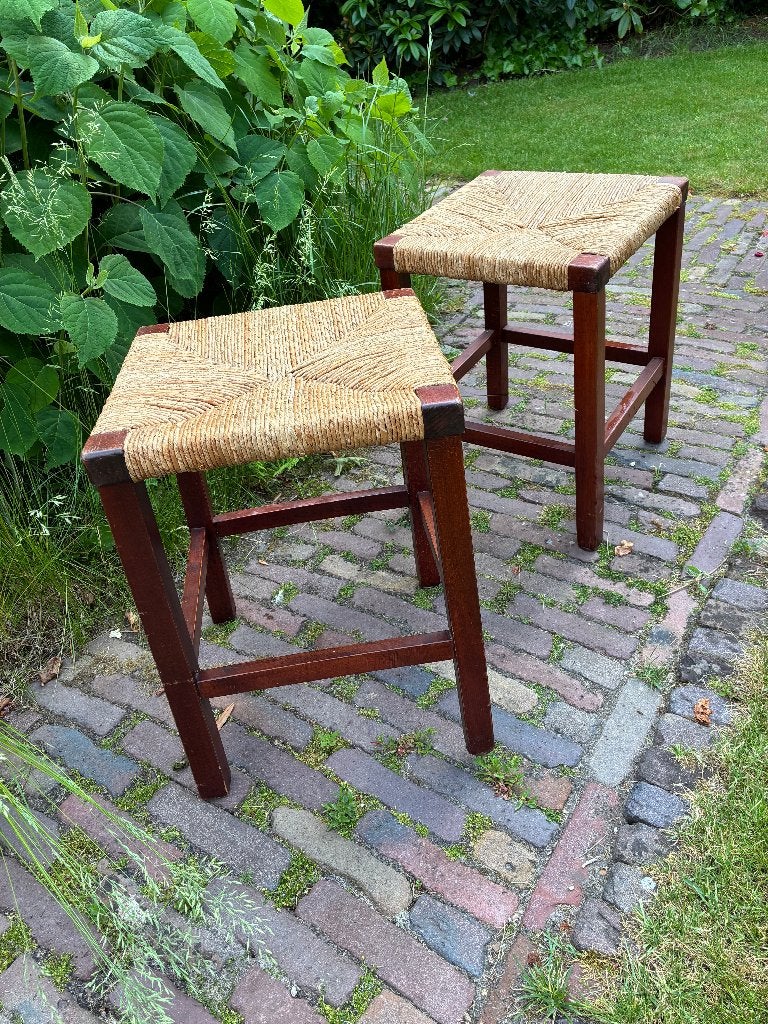 twee krukjes, Ophalen, Gebruikt, Hout