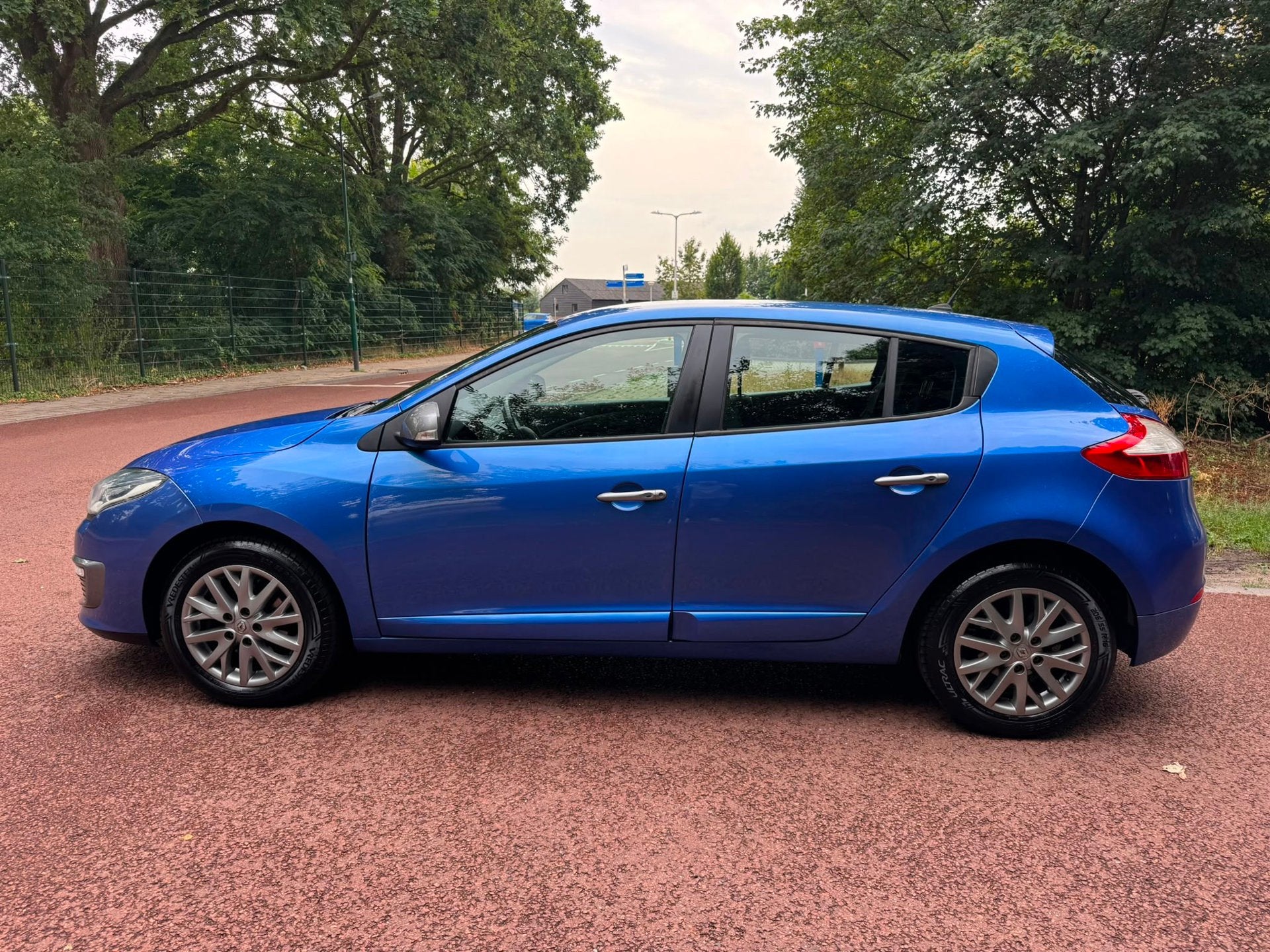 Renault Mégane 1.2 TCe Bose / Navi / Airco / Xenon / NAP /, Auto's, Voorwielaandrijving, Euro 5, Gebruikt, 4 cilinders