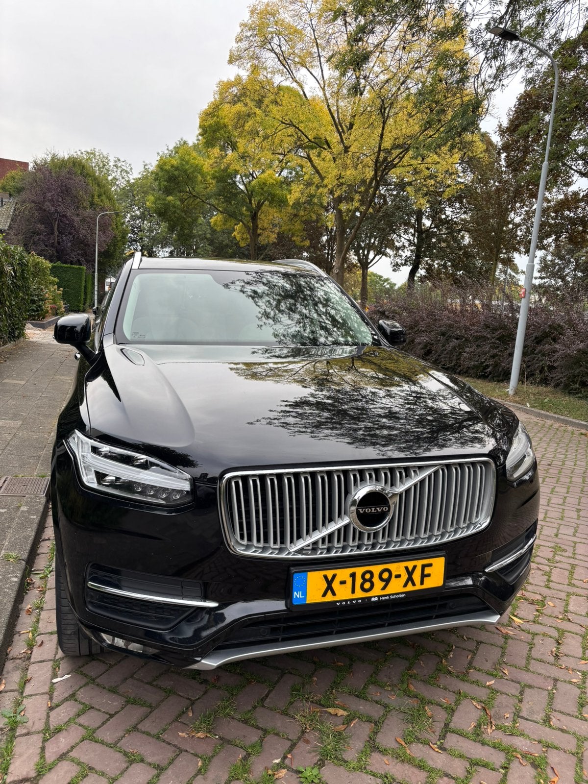 Volvo XC90 T5 250pk Geartronic 7P AWD 2018 Zwart, Auto's, 4 cilinders, 1969 cc, 7 stoelen, 1896 kg