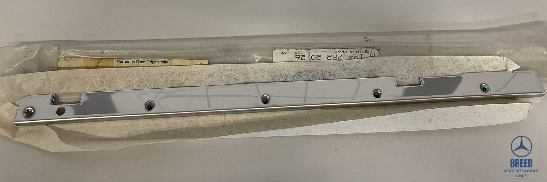 NOS schuifdakrail rechts voor Mercedes-Benz W124 W126 W463, Auto-onderdelen, Ruiten en Toebehoren, -, Nieuw, Ophalen of Verzenden