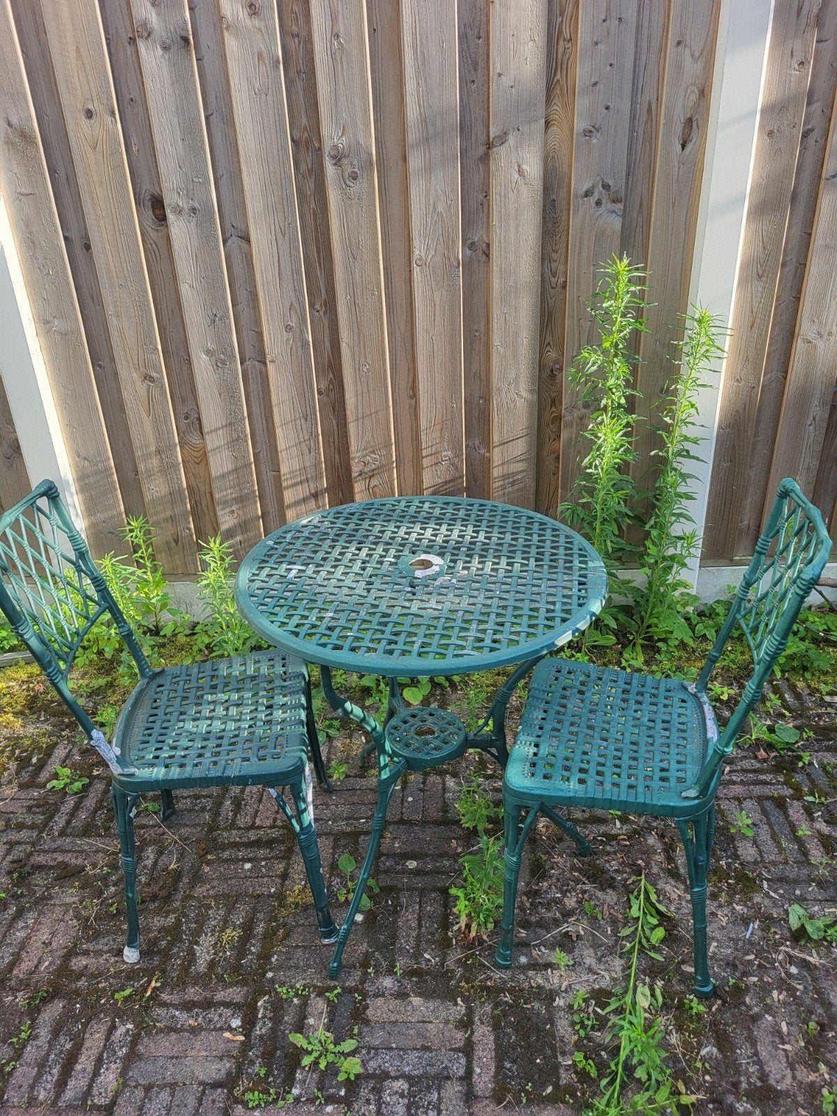 Mooie antieke tuinmeubel set: 1 tafel en 2 stoelen, 2 zitplaatsen, Overige materialen, Gebruikt, Ophalen of Verzenden