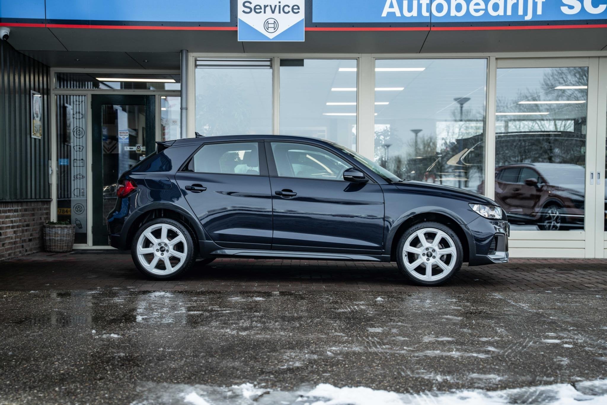 Audi A1 citycarver 30 TFSI epic, Auto's, 12 maanden, Stof, Blauw, Bedrijf
