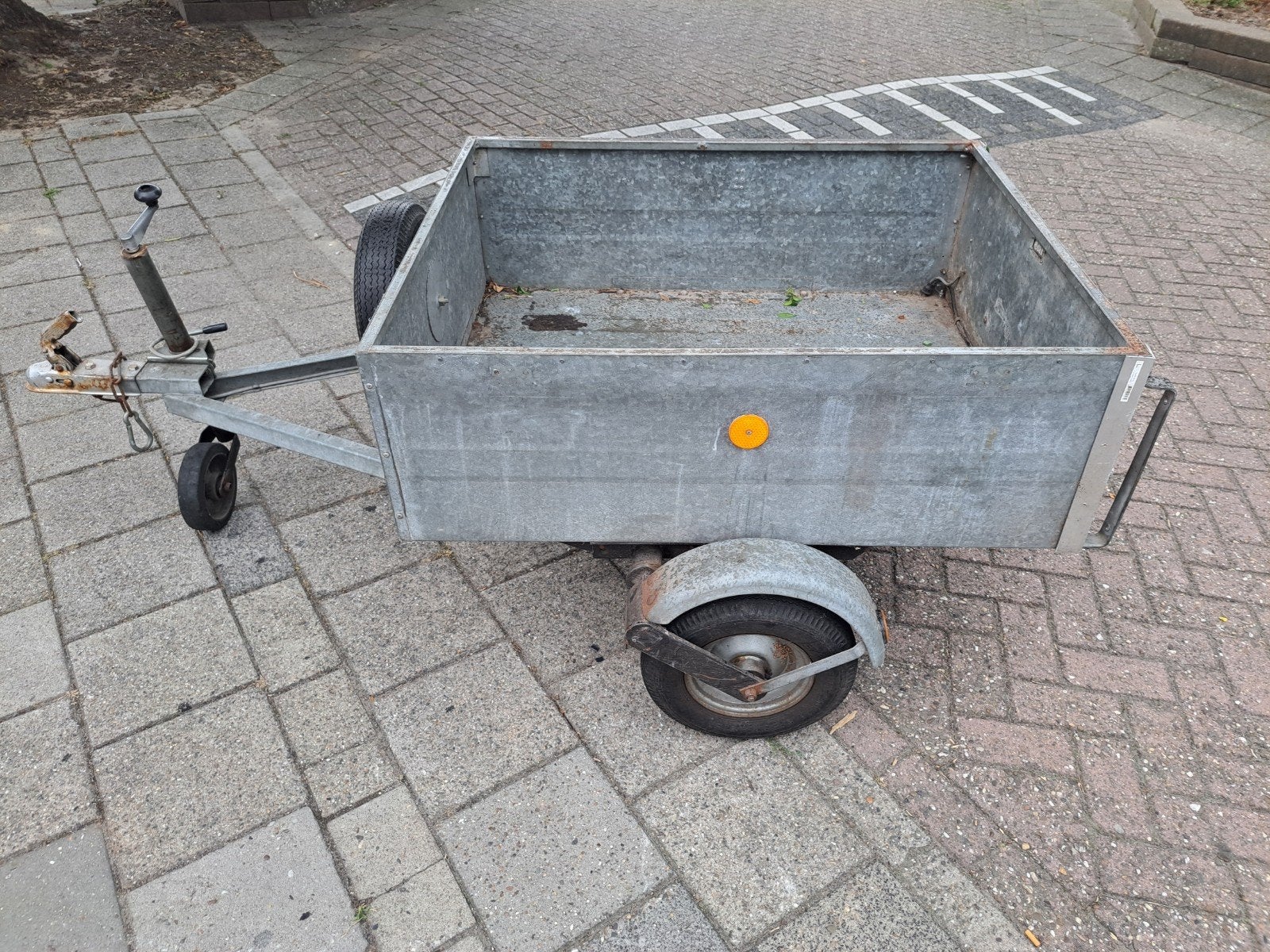 te koop een mooi karretje voor achter de zitmaaier, Ophalen