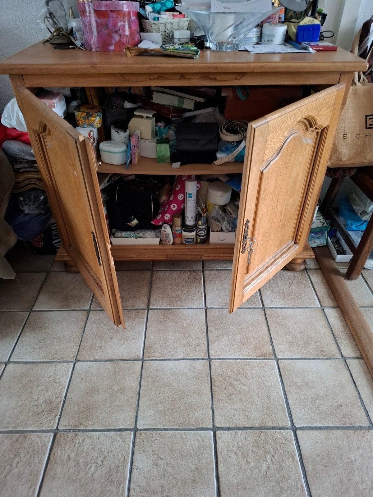 Houten kastje met twee deuren, Ophalen, Gebruikt