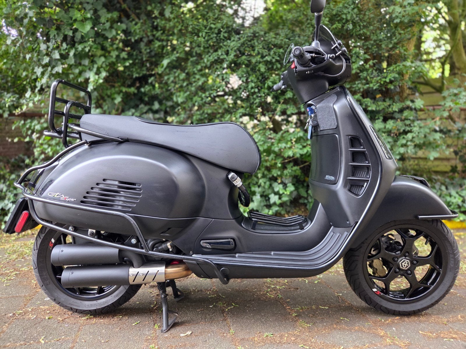 Vespa gts 300 hpe bj. 2020. Vol opties., Motoren, Motoren | Piaggio, Scooter, 300 cc, Particulier, Automaat