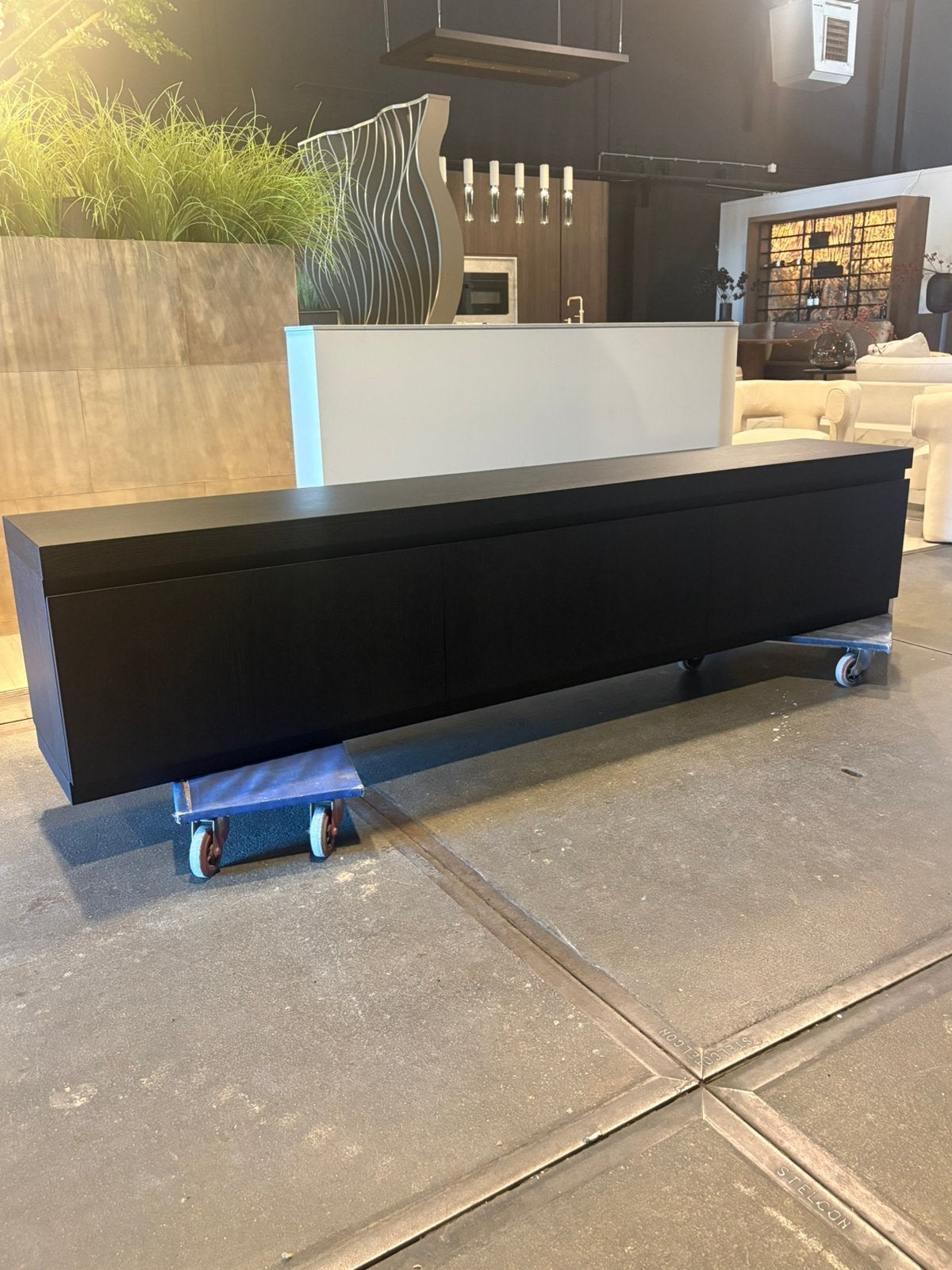 TV kast eiken fineer zwart gebeitst - showroom model, Ophalen, Zo goed als nieuw, 25 tot 50 cm, Minder dan 100 cm