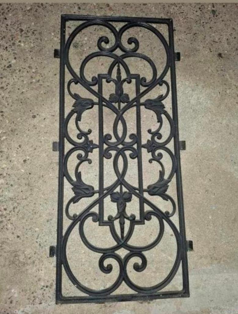 Decoratief smeedijzeren paneel, Ophalen