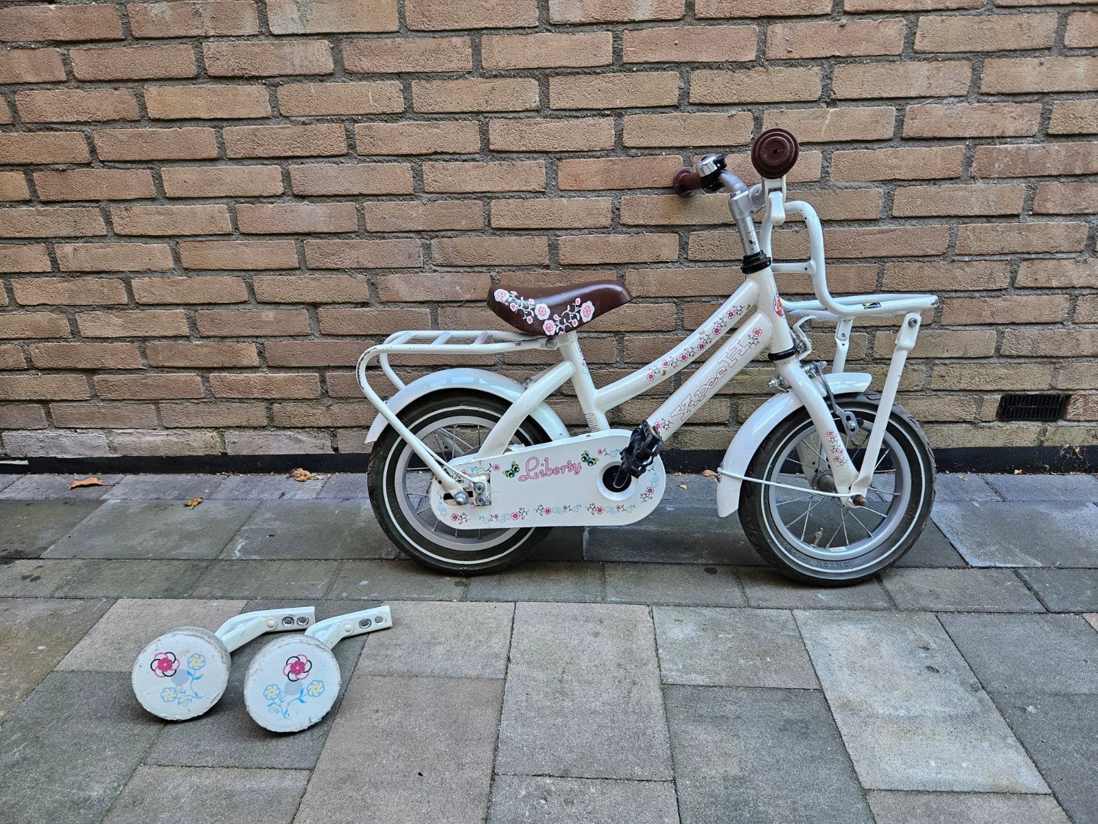 Kinderfietsje YipeeH Liberty met extra zijwieltjes, Ophalen, Terugtraprem, Zijwieltjes, Gebruikt