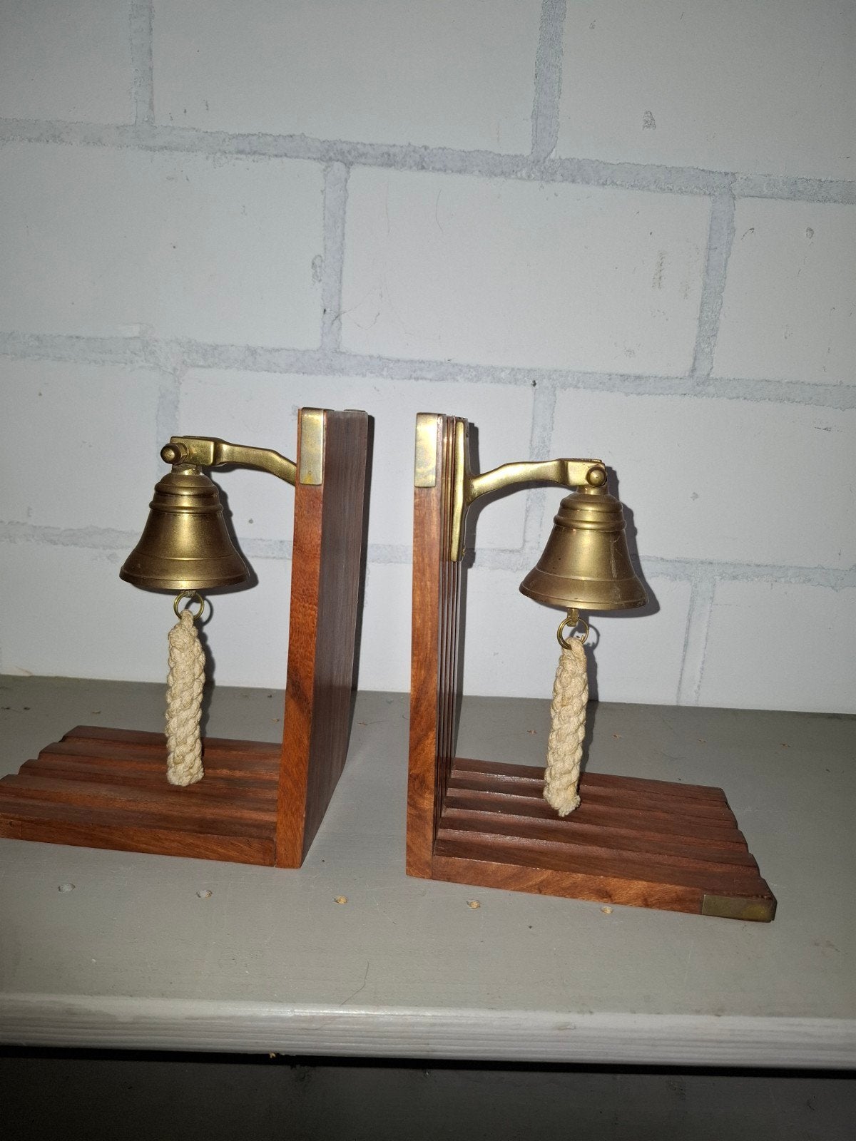 Vintage Boekensteunen met Scheepsbel - Messing en Hout, Gebruikt, Ophalen of Verzenden, Bruin, Vintage