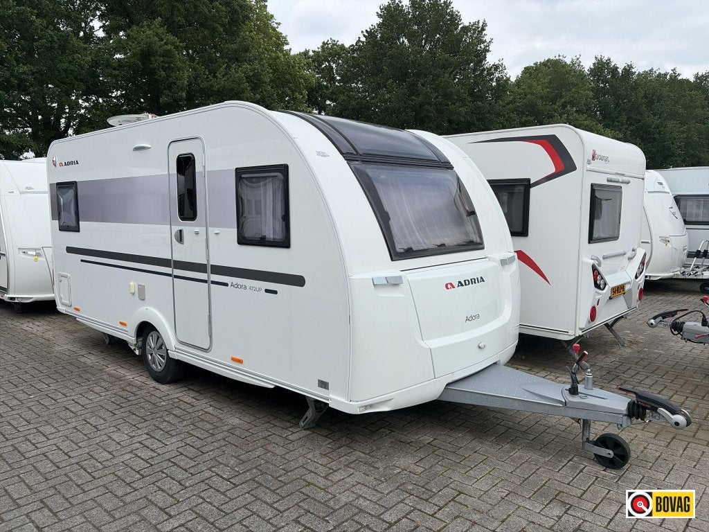 Adria Adora 472 UP Mover/Reservewiel, Caravans en Kamperen, Caravans, Rondzit, Bedrijf, 5 tot 6 meter, Schokbreker