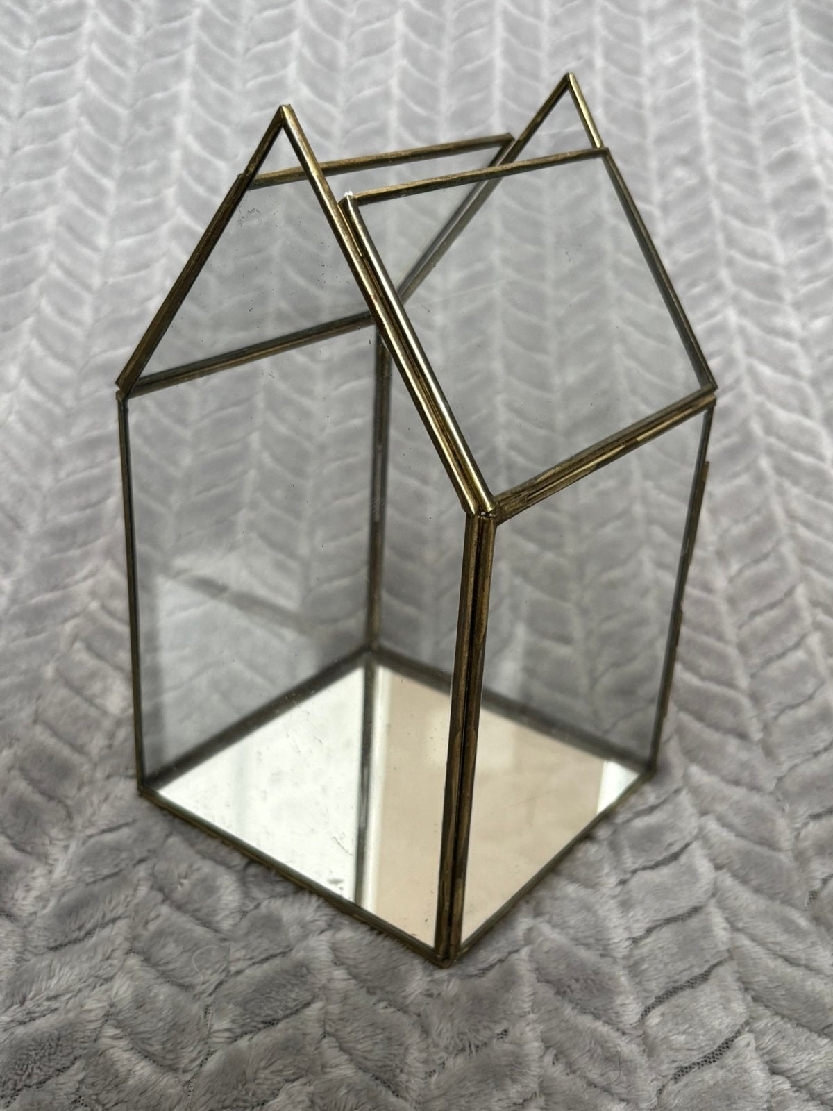 Vitrine huisje van glas met spiegelbodem / vitrinekastje, Huis en Inrichting, Ophalen of Verzenden, Zo goed als nieuw