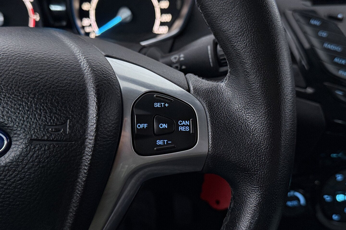 Foto 12 van Ford Fiesta 1.0 EcoBoost Titanium Automaat (NAVIGATIE, CRUIS