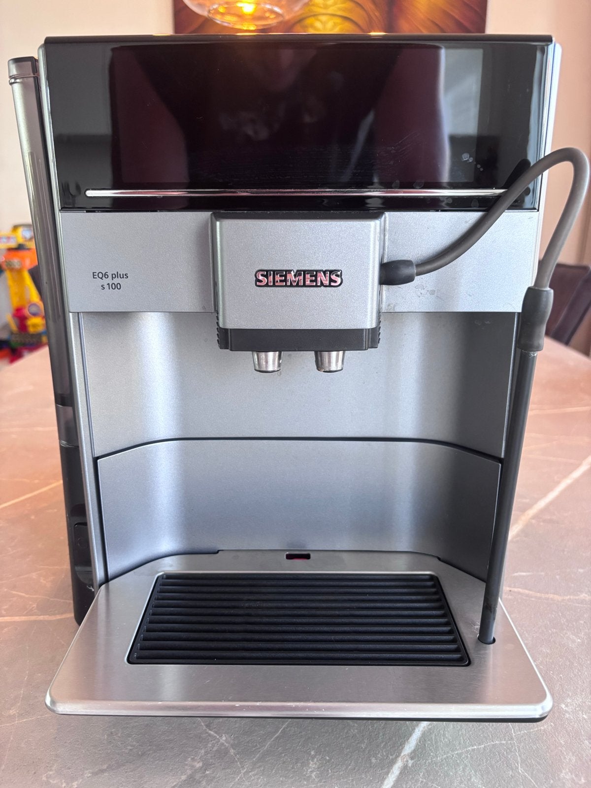 Siemens EQ.6 Plus S100 volautomatische koffiemachine, Ophalen, Koffiemachine, Zo goed als nieuw, 4 tot 10 kopjes