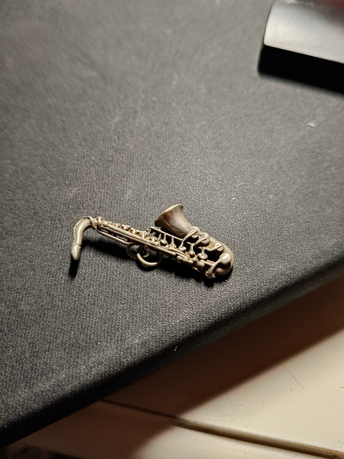 Echt zilveren Saxofoon voor ketting, Overige merken, Ophalen of Verzenden, Zo goed als nieuw, 1 bedel