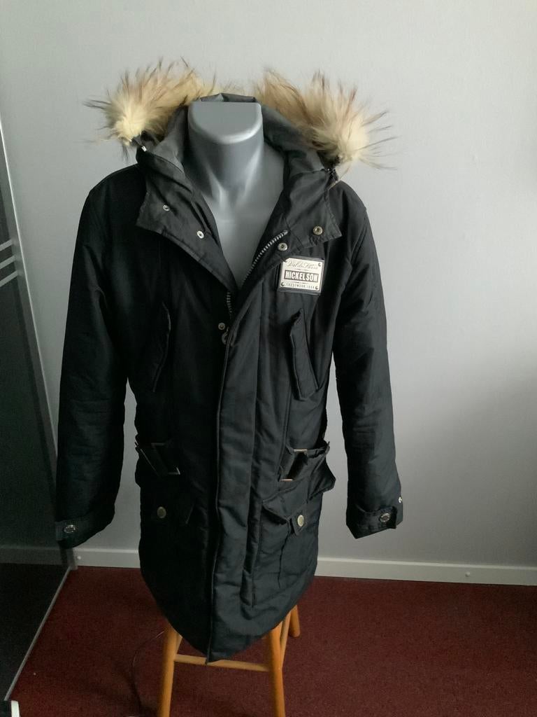 Leuke zwarte winterjas van het merk Nickelson. Maat M., Ophalen of Verzenden, Zo goed als nieuw, Maat 38/40 (M), Zwart
