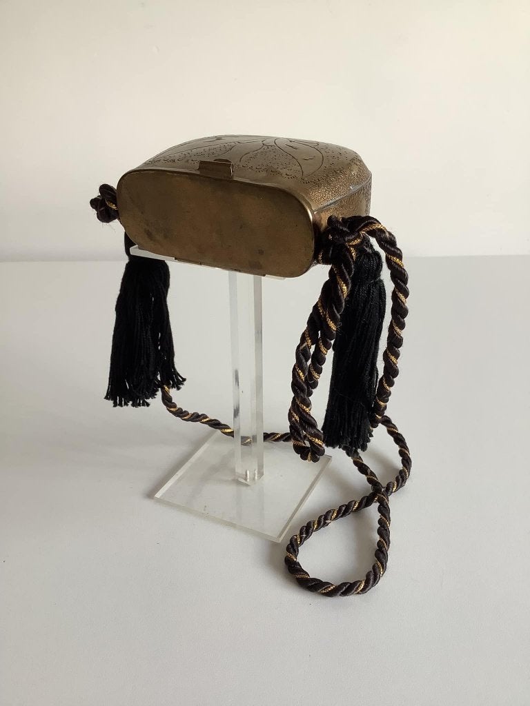 antiek koperen of messing tasje met koord en zwarte flosjes, Antiek en Kunst, Ophalen of Verzenden, Koper