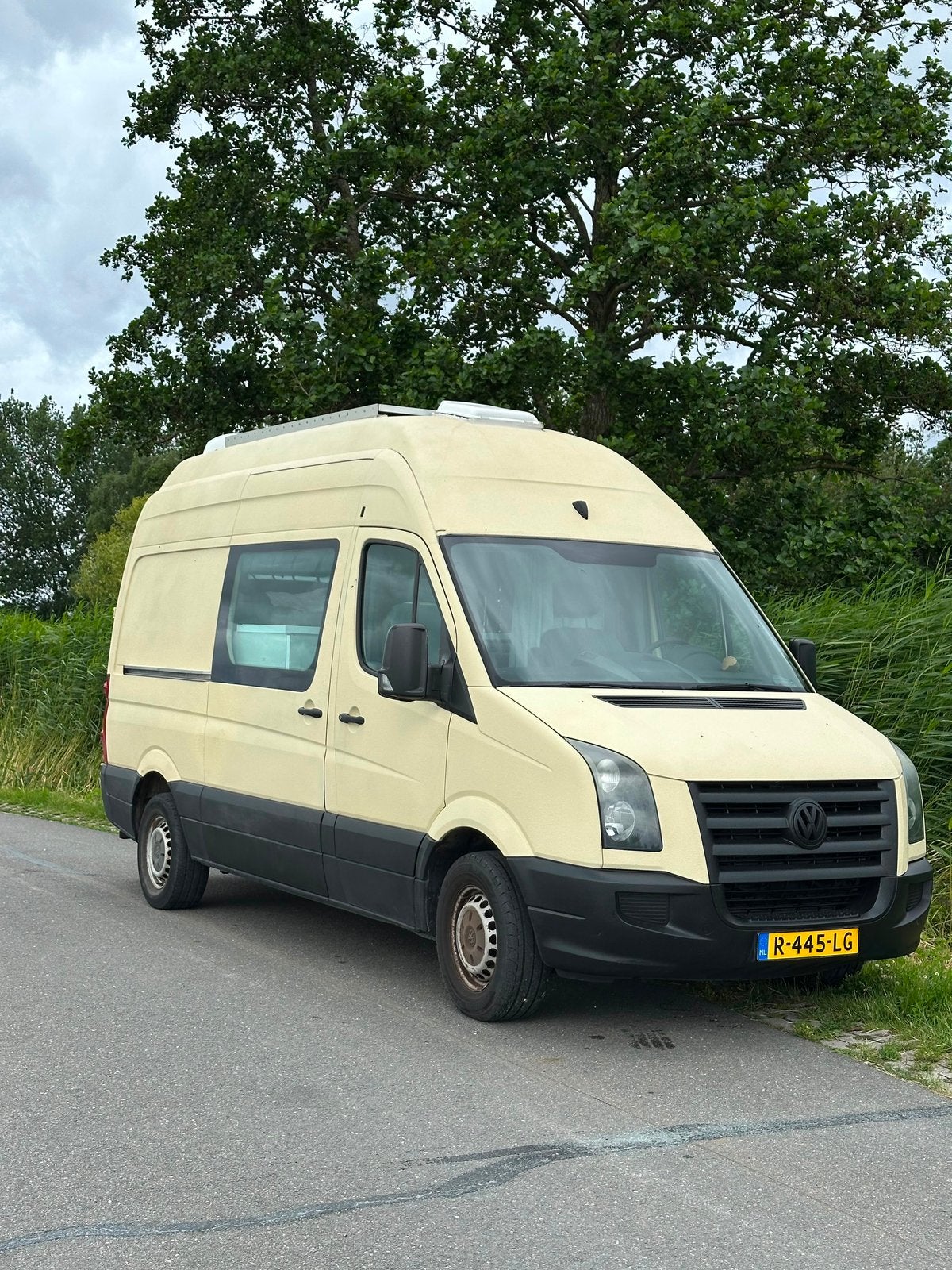 VW Crafter L2H3 camper | Zelfvoorzienend | 209cm stahoogte, Chemisch toilet, Buscamper of Camperbus, Volkswagen, Tot en met 2