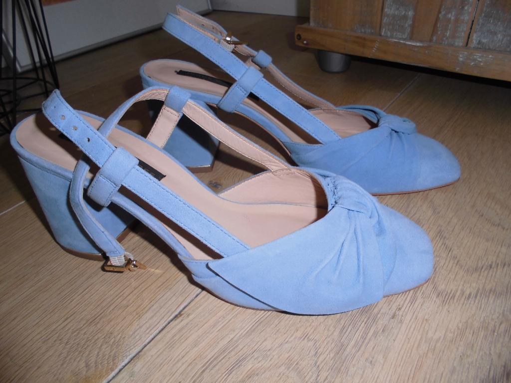 Jorge Bischoff pumps hakken maat 39 lichtblauw, Jorge Bischoff, Schoenen met lage hakken, Blauw, Ophalen of Verzenden