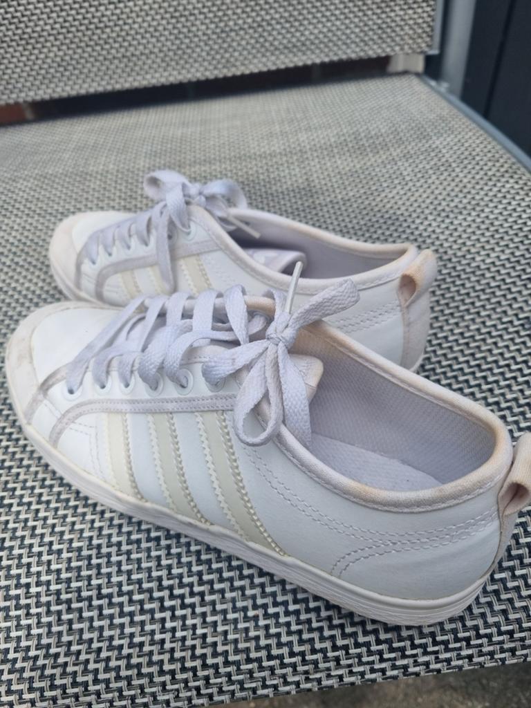 Adidas sneakers maat 37 - Wit, Adidas, Wit, Ophalen of Verzenden, Sneakers of Gympen