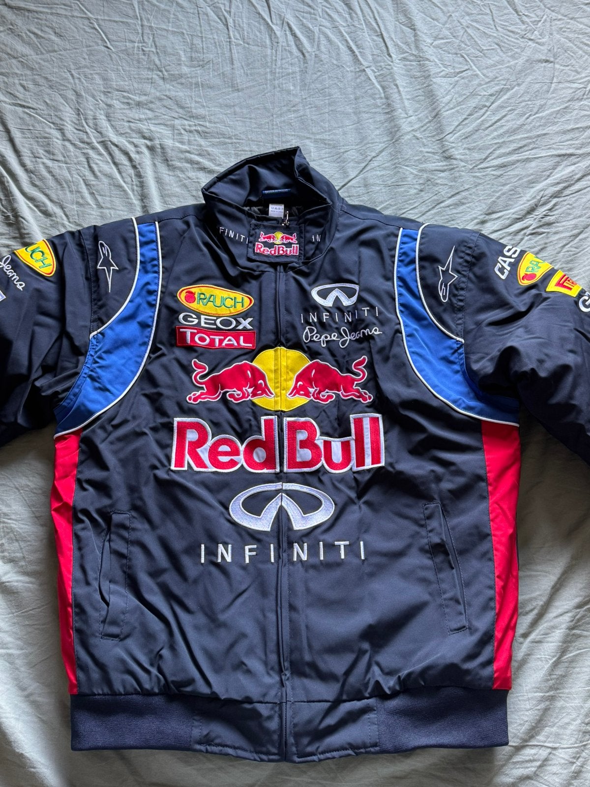 Red Bull jas maat L, Ophalen of Verzenden, Zo goed als nieuw, Shirt