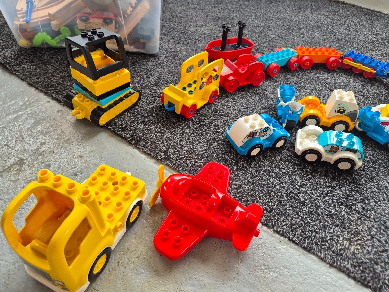 Grote partij LEGO Duplo - veel voertuigen en blokken, Ophalen, Gebruikt, Inclusief extra onderdelen, Duplo
