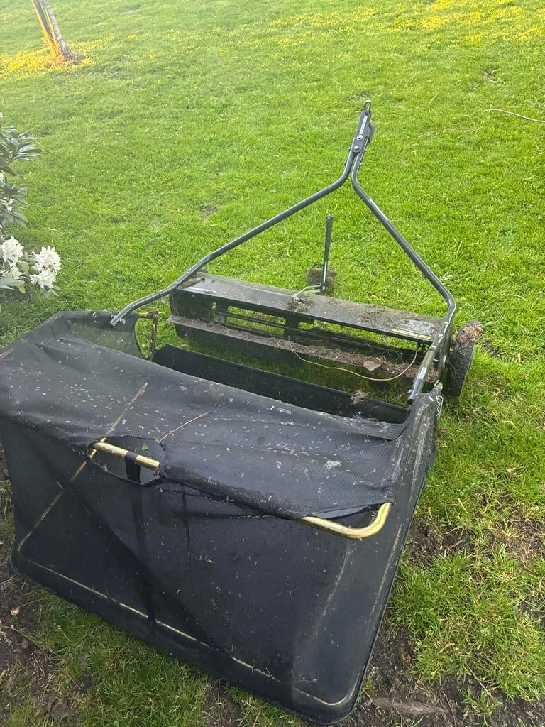 Grasveger / Bladveger voor tractor of zitmaaier, Ophalen, Cirkelmaaier, Gebruikt, Handgrasmaaier