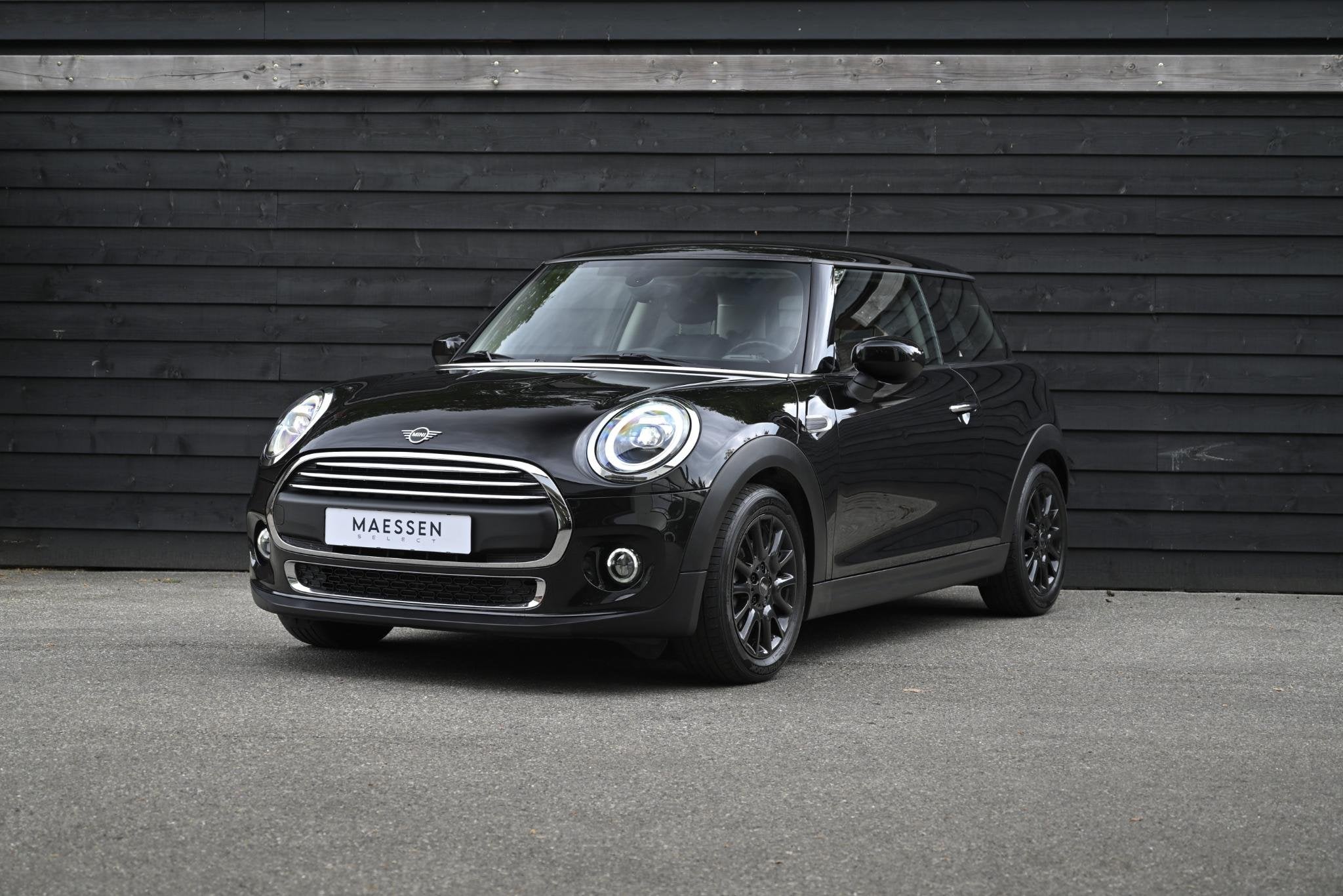 MINI 3-Deurs 1.5 One | LED | CarPlay | Comfort Access | Navi, Voorwielaandrijving, Stof, Gebruikt, Emergency brake assist