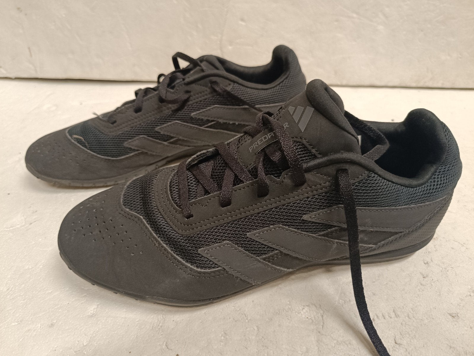adidas predator Zaalvoetbal schoenen maat 42 (26cm) igst, Gebruikt, Maat XS of kleiner, Schoenen, Ophalen of Verzenden