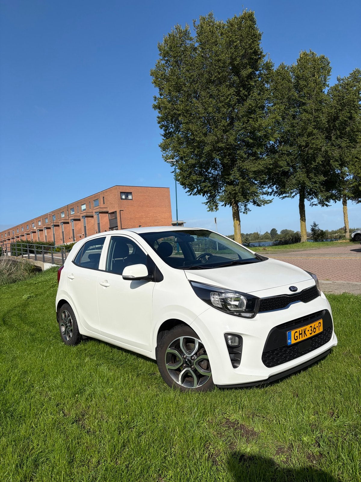 Kia Picanto EcoDynamicLine 2022-73.500-Stoel&stuurverwarming, Voorwielaandrijving, Stof, Zwart, 4 stoelen