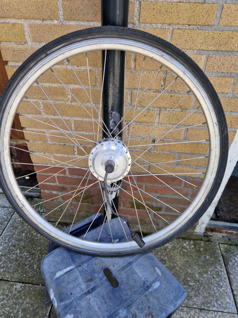 28 inch motor wiel van cumberland  seabreeze, Fietsen en Brommers, Ophalen, Motor