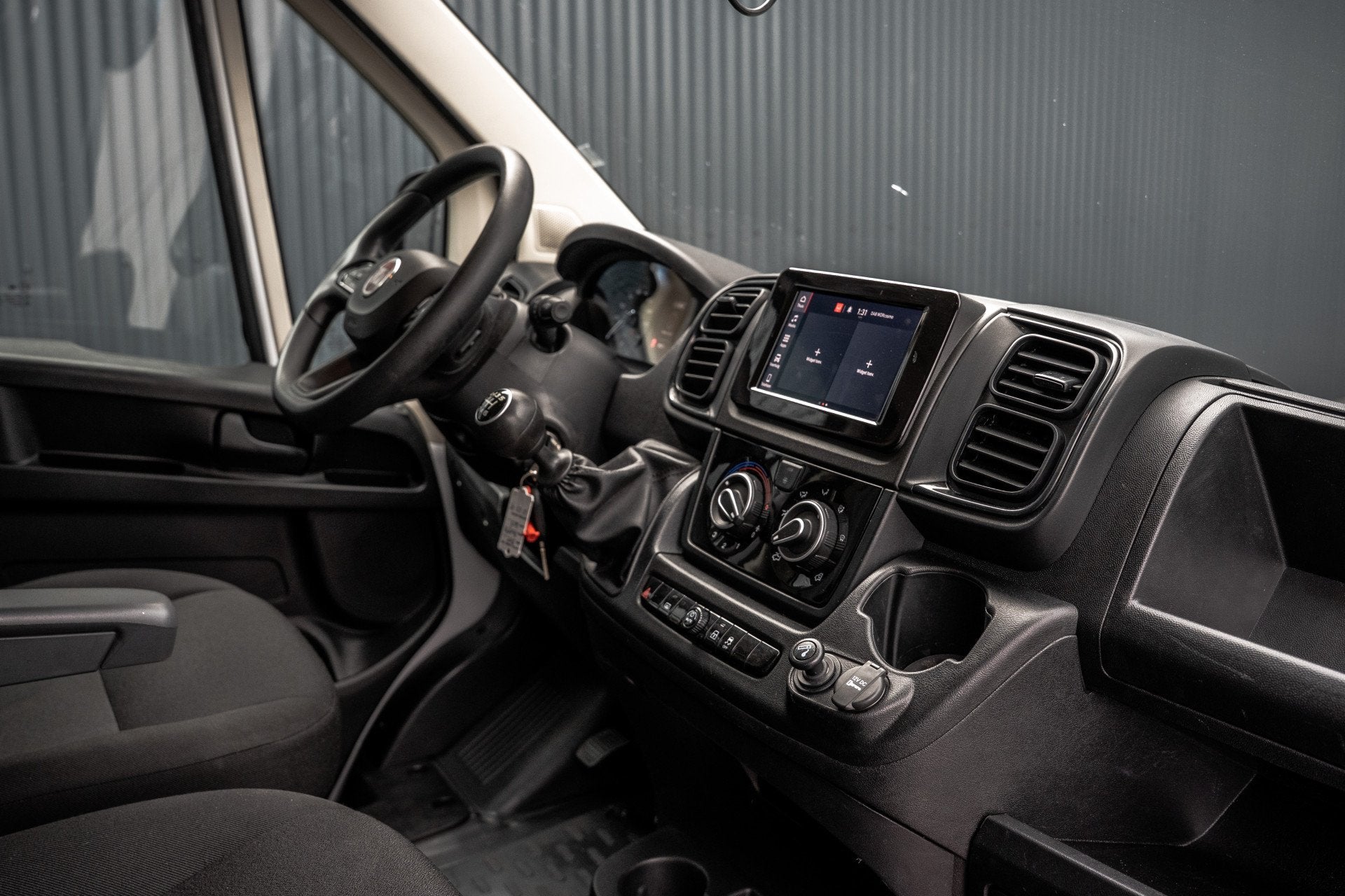 Fiat Ducato MultiJet | Bakwagen met laadklep | Camera | Crui, Auto's, Bestelauto's, Voorwielaandrijving, Gebruikt, Zwart, 4 cilinders