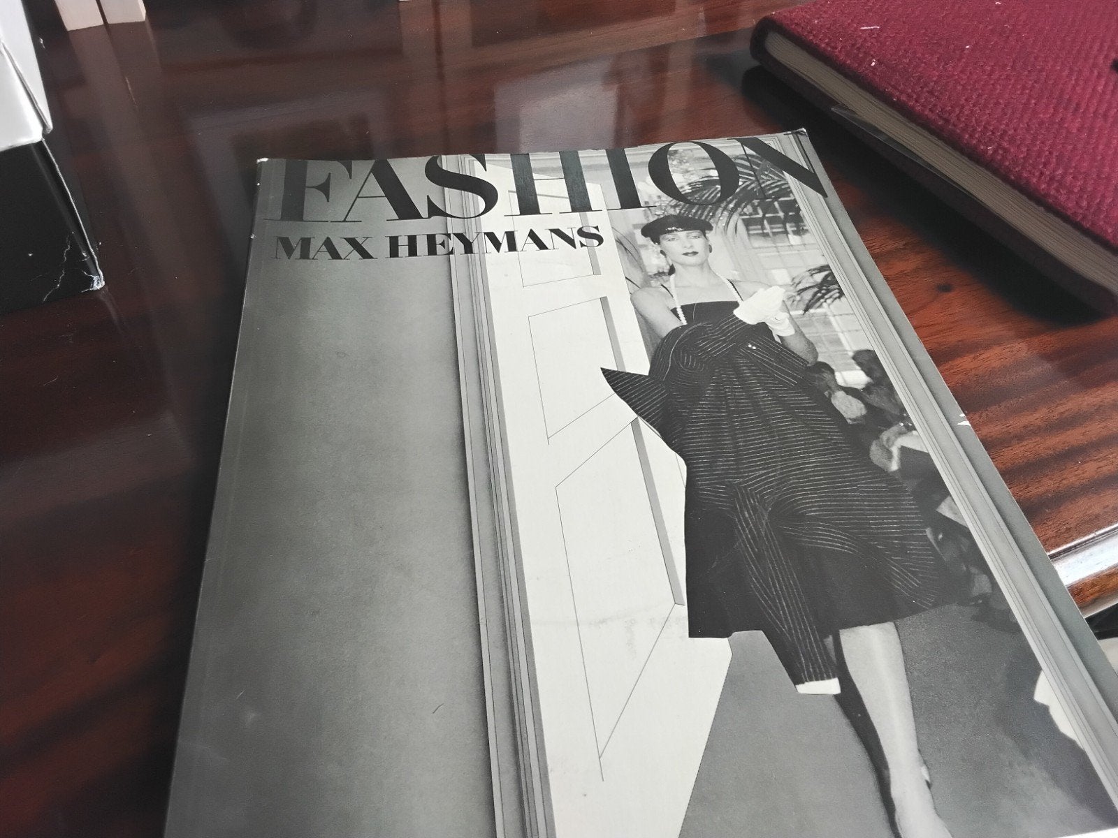 Oude mode herfst collectie 1973 van Max Heymans, Ophalen of Verzenden, Gelezen, Mode algemeen