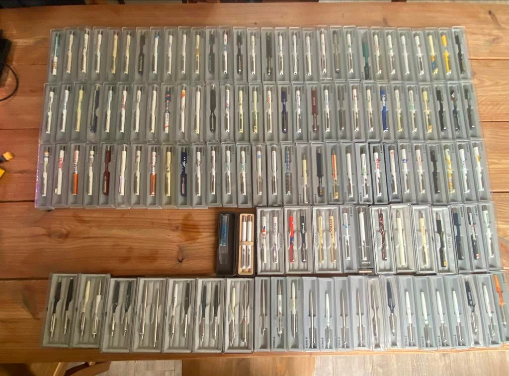 Collectie parker pennen137 stuks, Verzamelen, Pennenverzamelingen, Overige merken, Gebruikt, Overige typen, Met doosje