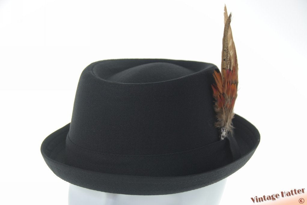 Porkpie hoed zwart katoen afneembare veren 57, 58, 59 nieuw, Ophalen of Verzenden, Nieuw, 58 of 59 cm (L, 7¼ of ⅜ inch), Hoed