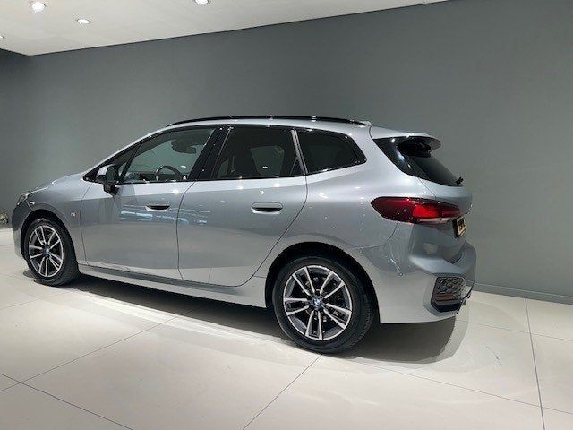 BMW 2-Serie Active Tourer (u06) 220i 156pk Aut M Pakket Lede, Auto's, BMW, Gebruikt, Euro 6, 156 pk, Hybride Elektrisch/Benzine