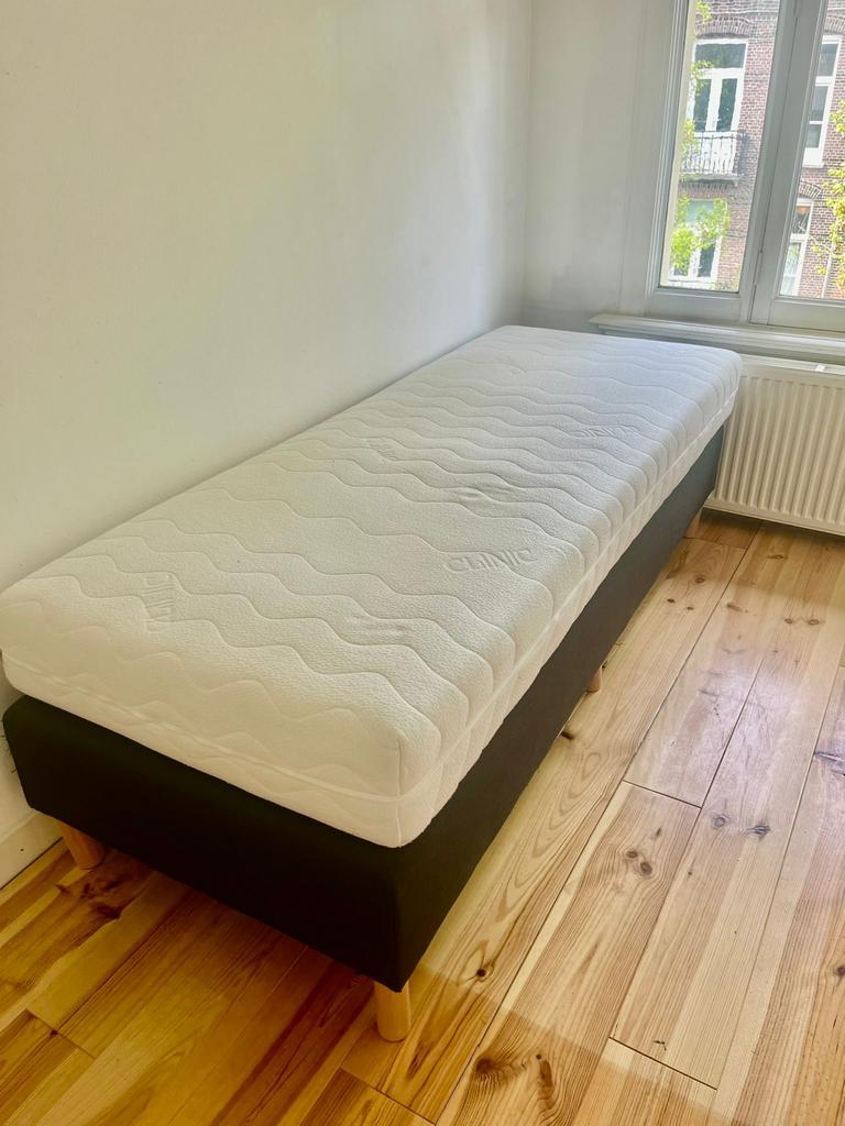 Boxspring met Clinic matras - 80x200 cm - Zo goed als nieuw, Eenpersoons, Zwart, Ophalen of Verzenden, Zo goed als nieuw
