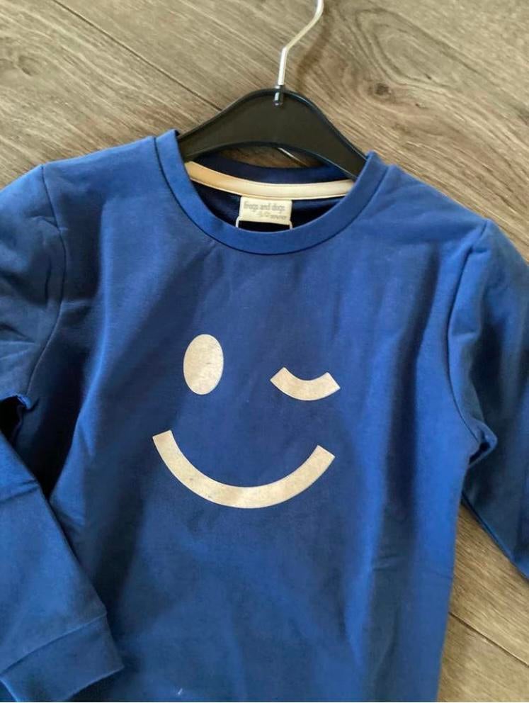 FROGS AND DOGS sweater smiley nieuw mt 104, Ophalen of Verzenden, Nieuw, Jongen, Trui of Vest