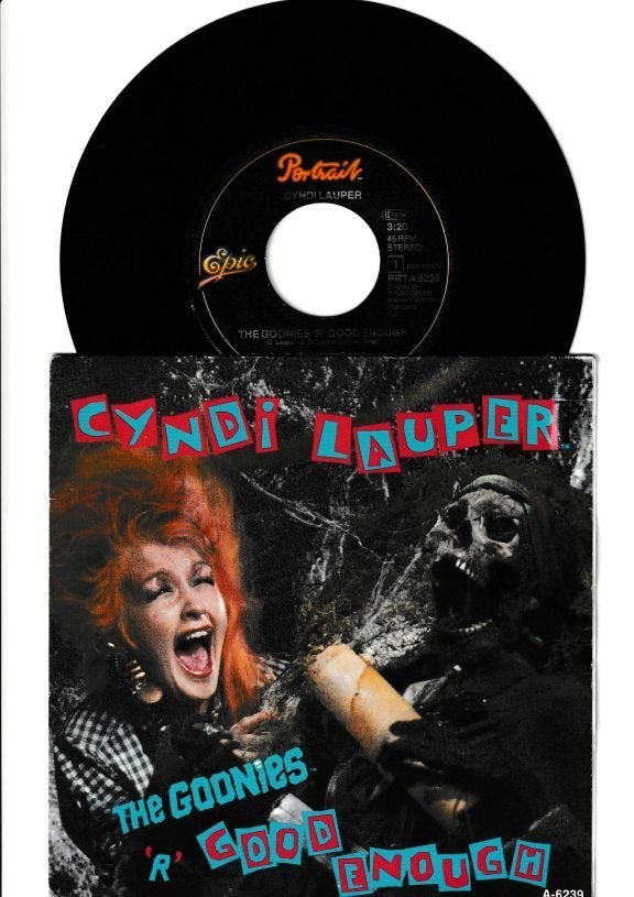 CYNDI LAUPER - THE GOONIES 'R' GOOD ENOUGH /// WHAT A THRILL, Filmmuziek en Soundtracks, 7 inch, Zo goed als nieuw, Overige typen