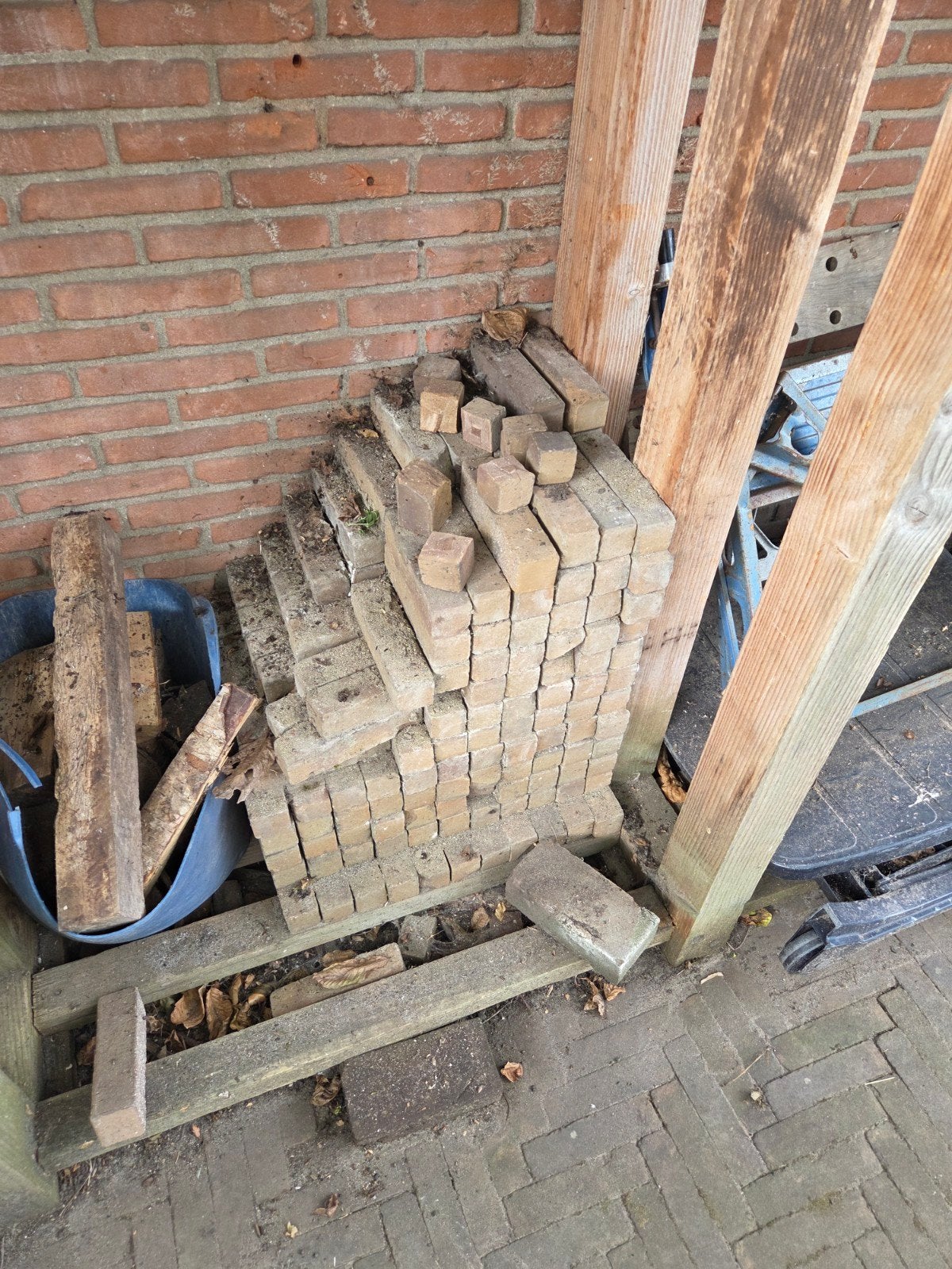 Gratis af te halen stenen waaltjes, Ophalen, Gebruikt, Bakstenen