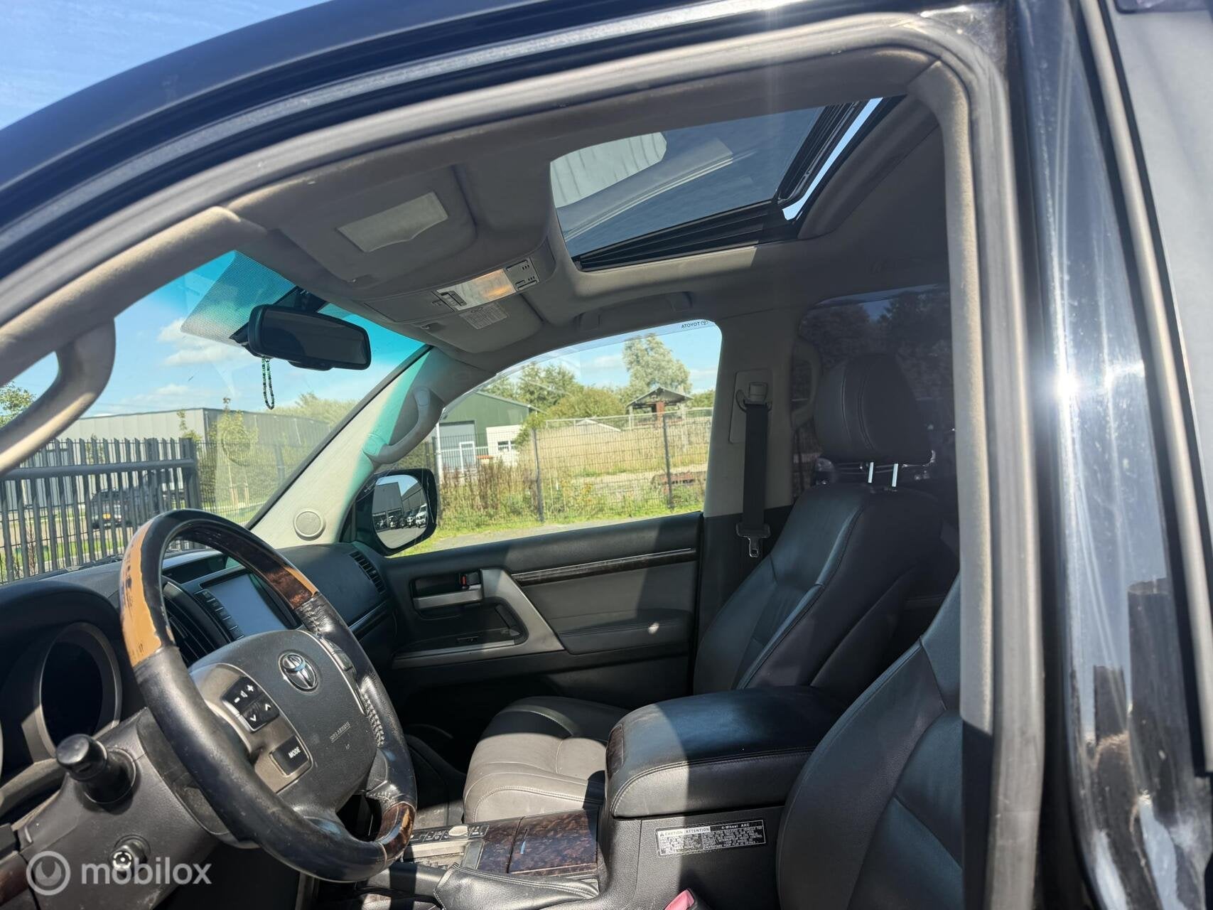 Foto 19 van Toyota LandCruiser V8 4.5 D-4D Executive 7p.