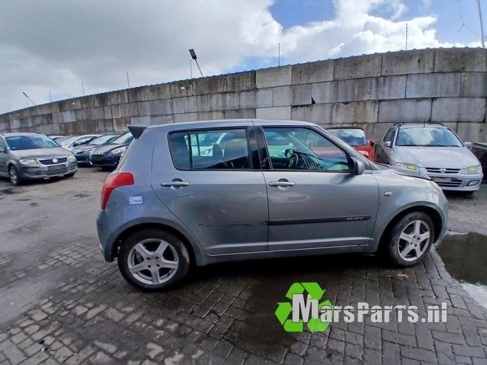 Stijl midden-rechts van een Suzuki Swift (ZCD), Gebruikt, -, -, Ophalen of Verzenden
