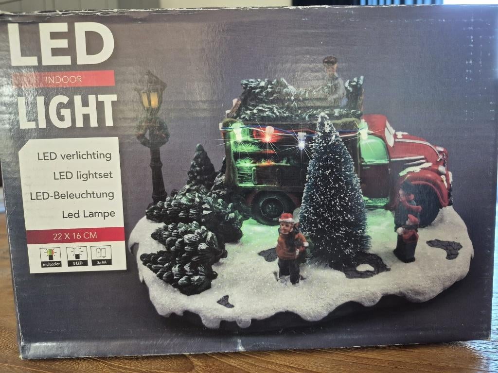 verlichte auto met kerstboom, Diversen, Kerst, Ophalen of Verzenden, Zo goed als nieuw