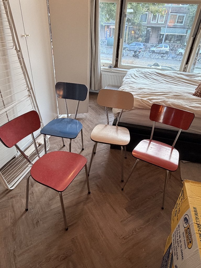 4 stuks gekleurde vintage Formica stoelen, Ophalen, Overige kleuren, Nieuw, Overige materialen
