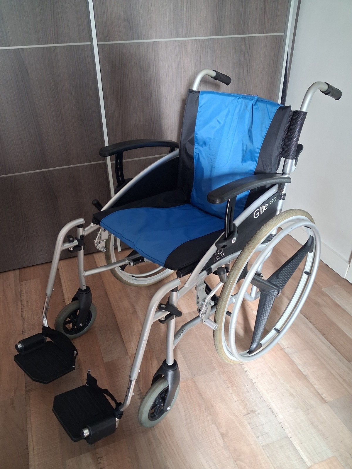 rolstoel lichtgewicht, Diversen, Ophalen, Inklapbaar, Zo goed als nieuw, Duwrolstoel