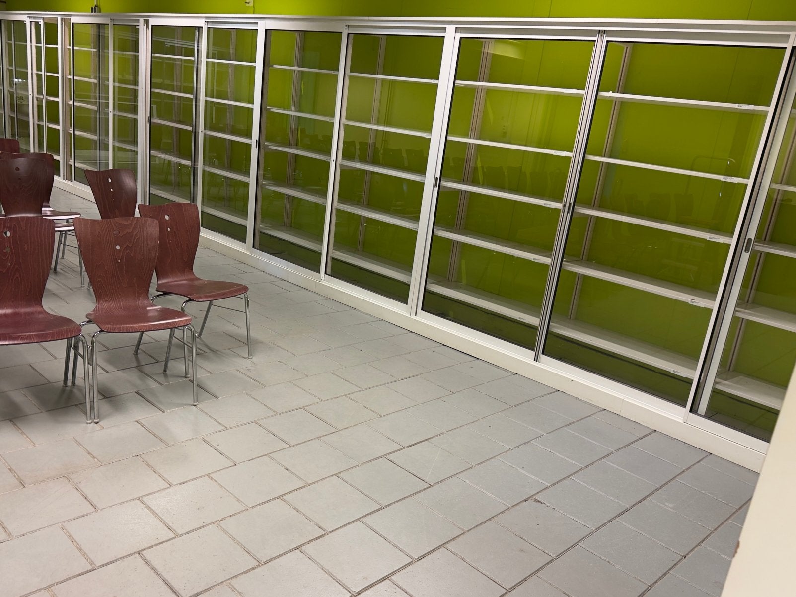 LUNDIA design 18 METER stelling- en vitrinesysteem MUSEUM, Grenenhout, 300 cm of meer, Ophalen of Verzenden, |