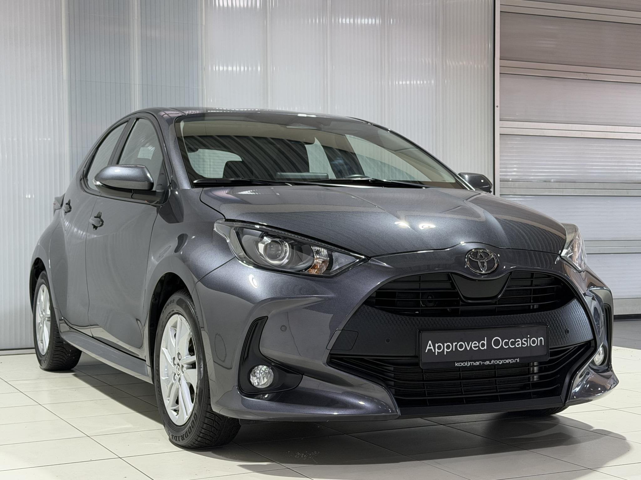 Toyota Yaris 1.5 Hybrid 115 Business Stoel/stuurwielverwarmi, Dealer onderhouden, Gebruikt, Euro 6, 116 pk