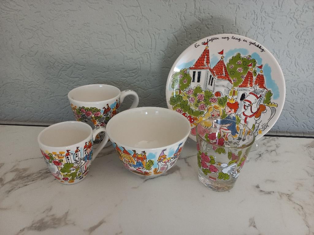 Blond Efteling Sprookjesbos Doornroosje servies 5-delig, Ophalen, Nieuw, Gebruiksvoorwerp